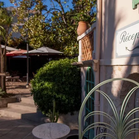 La Roseraie , Familial Ouvert Toute L'annee Otel Vence