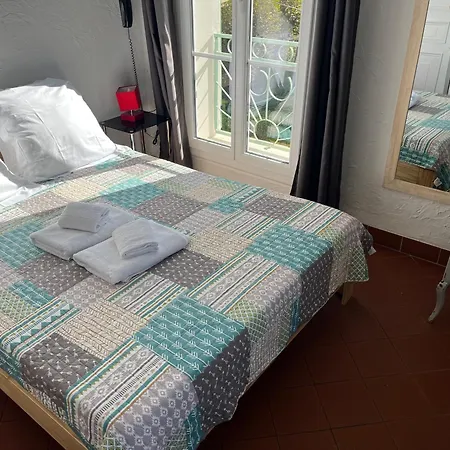 Otel La Roseraie , Familial Ouvert Toute L'annee