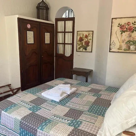 La Roseraie , Familial Ouvert Toute L'annee 3*