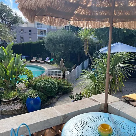 Otel La Roseraie , Familial Ouvert Toute L'annee
